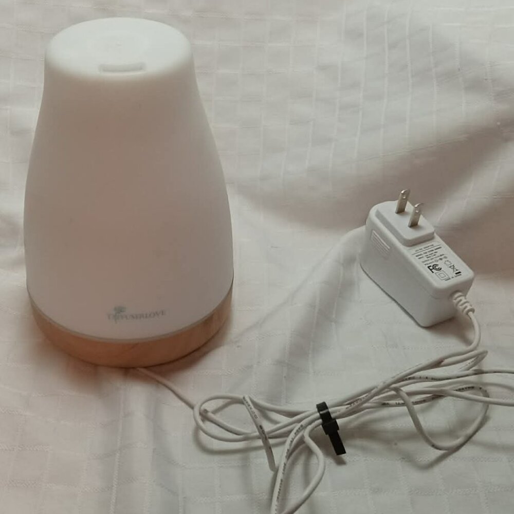 100ML Essential Oil Diffuser Electric Aromatherapy Diffuser with LED - NEW
